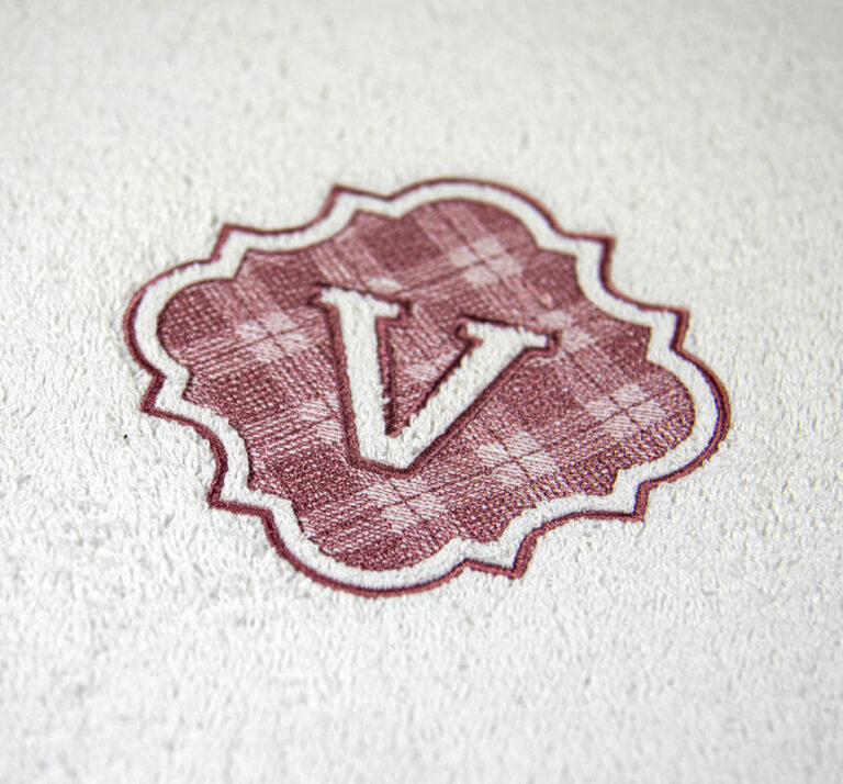 Peškir sa monogramom – Svečana Platna
