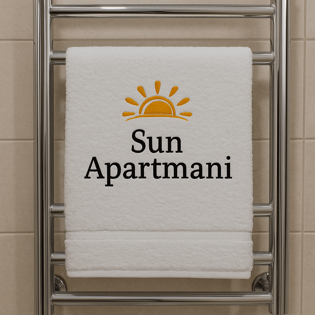 Profesionalni peškiri sa vezenim logotipom – elegancija i identitet u svakom detalju